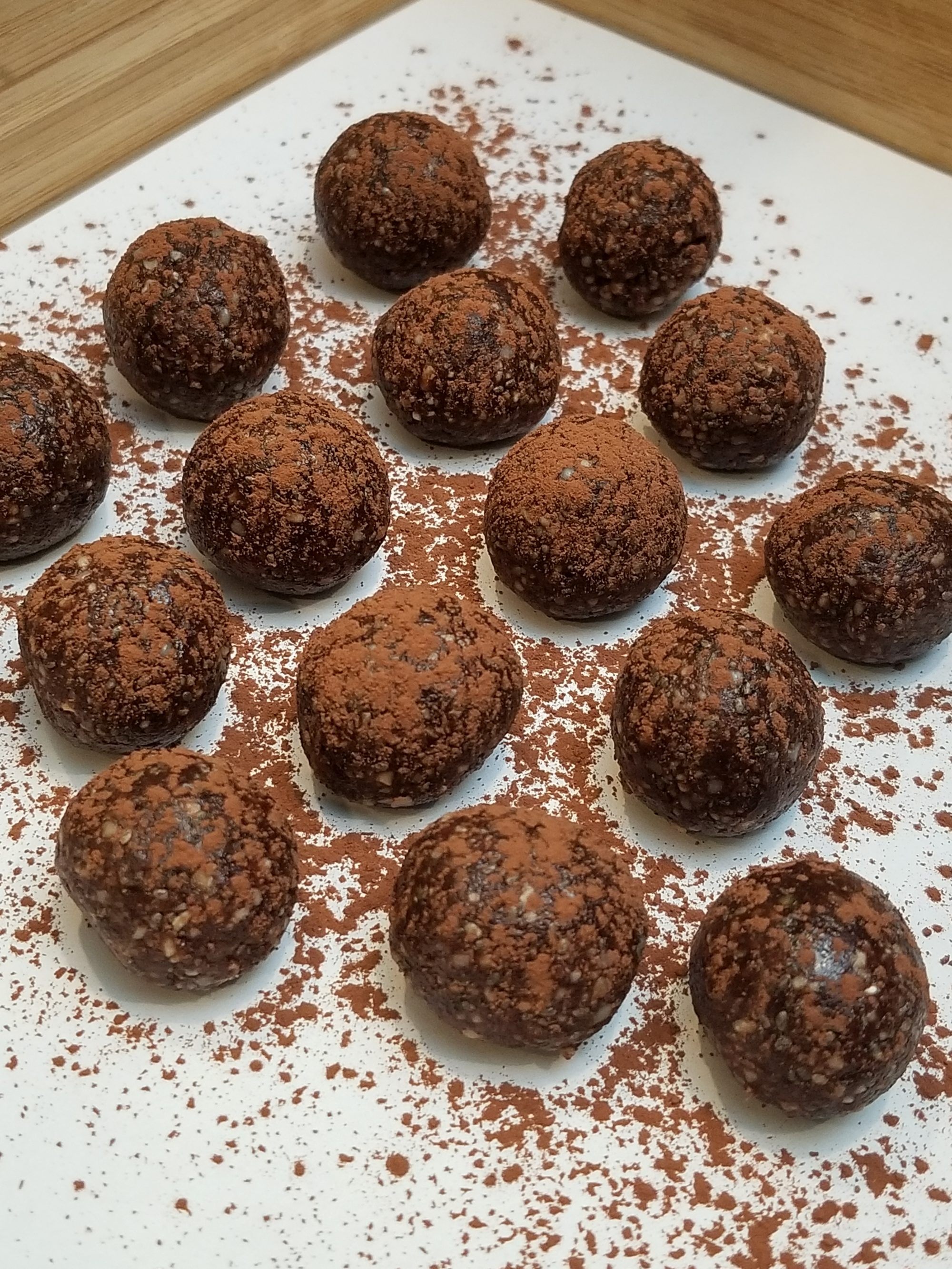 Bliss Balls | Delicious Healthy Chocolate Dessert | Your Live Well Journey